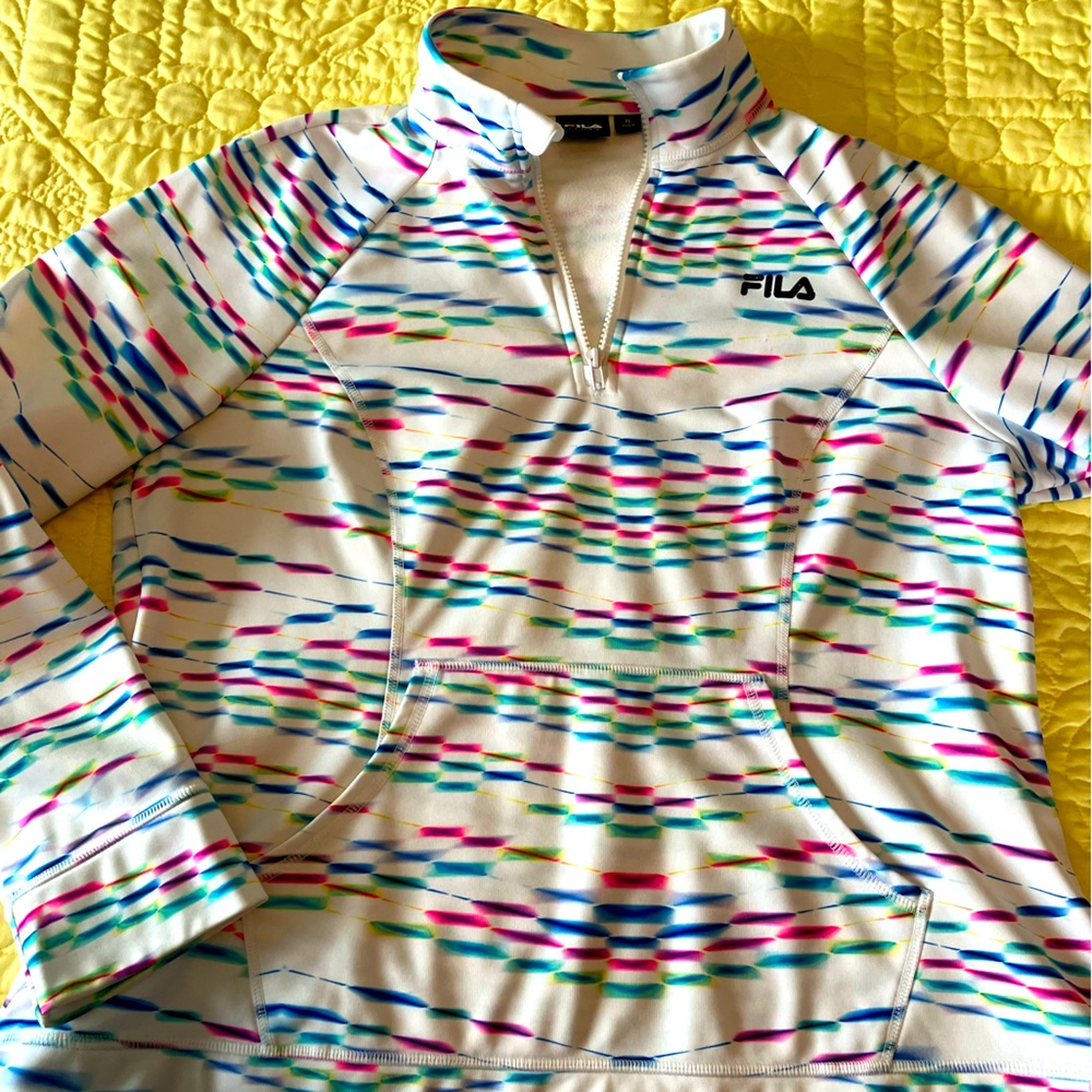 FILA  pullover top